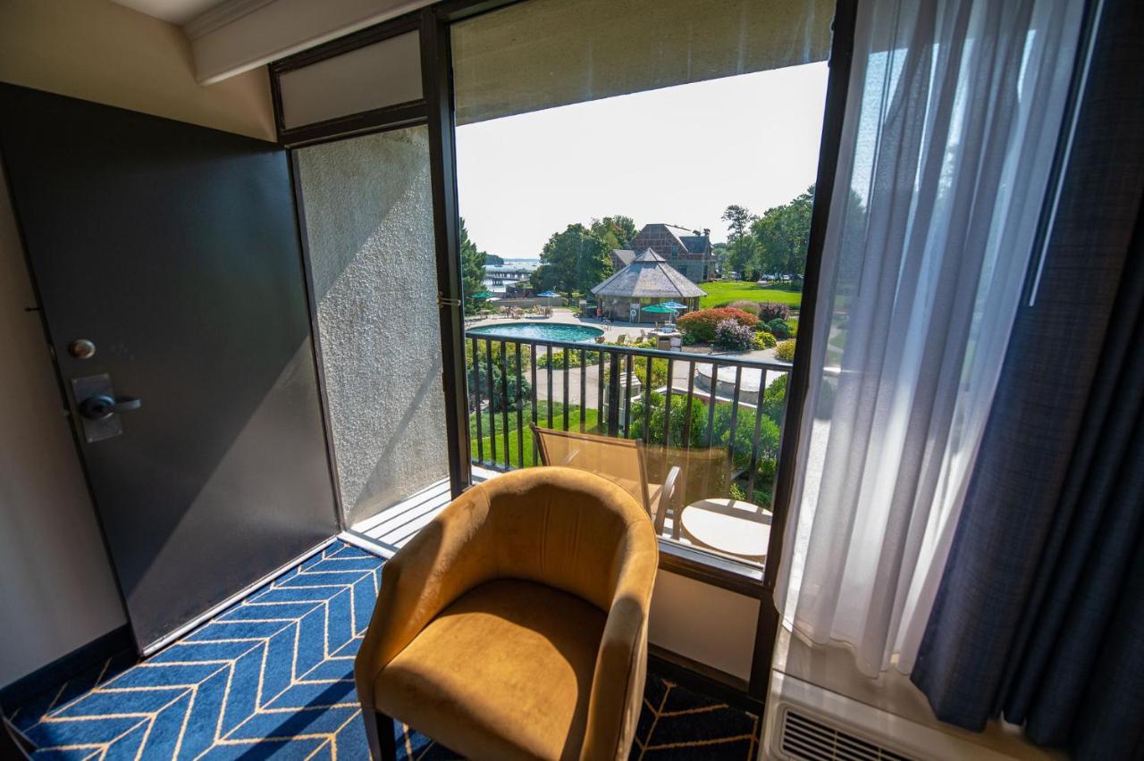Holiday Inn Bar Harbor Regency Hotel By Ihg Exterior photo